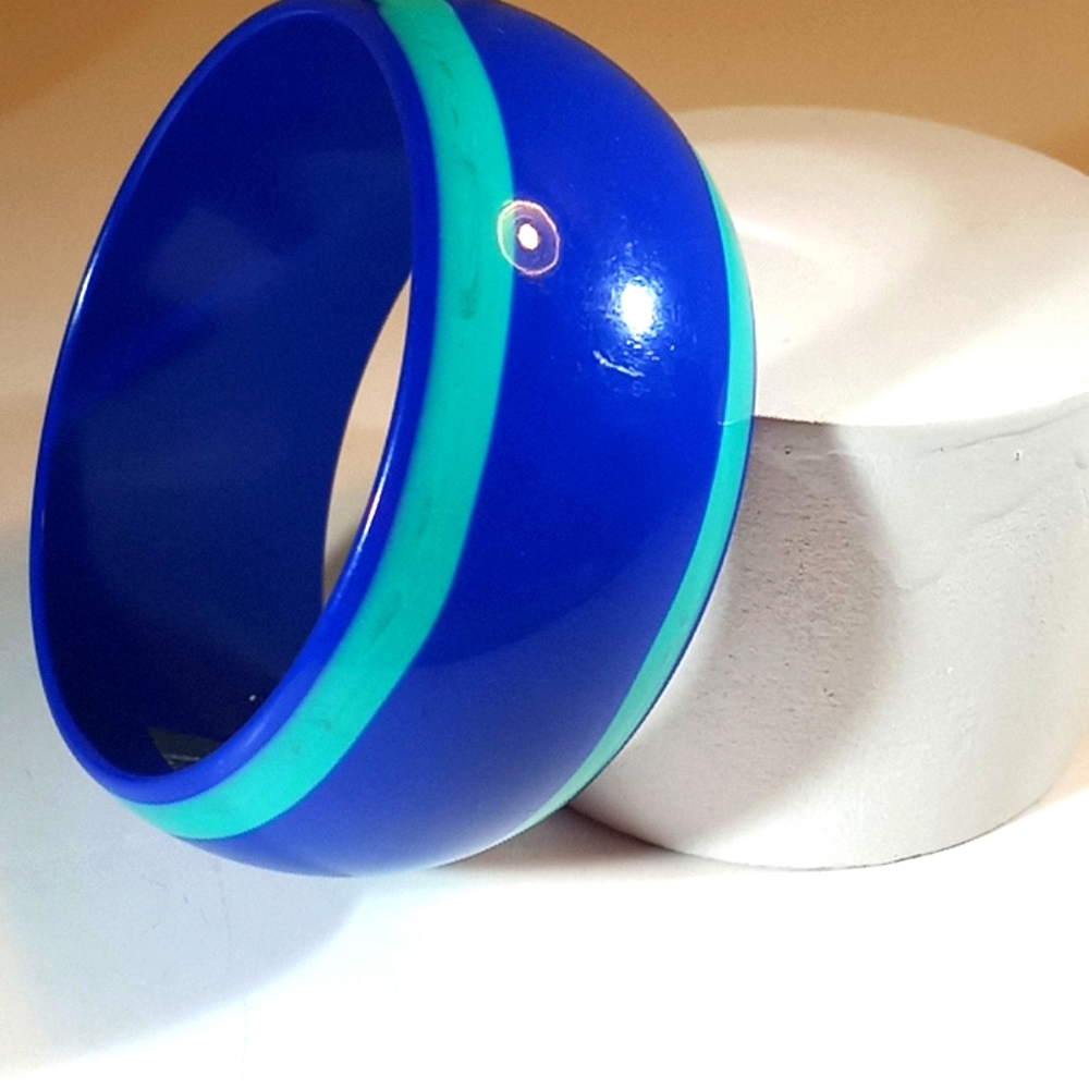 💥PRICE DROP💥 Blue resin bangle